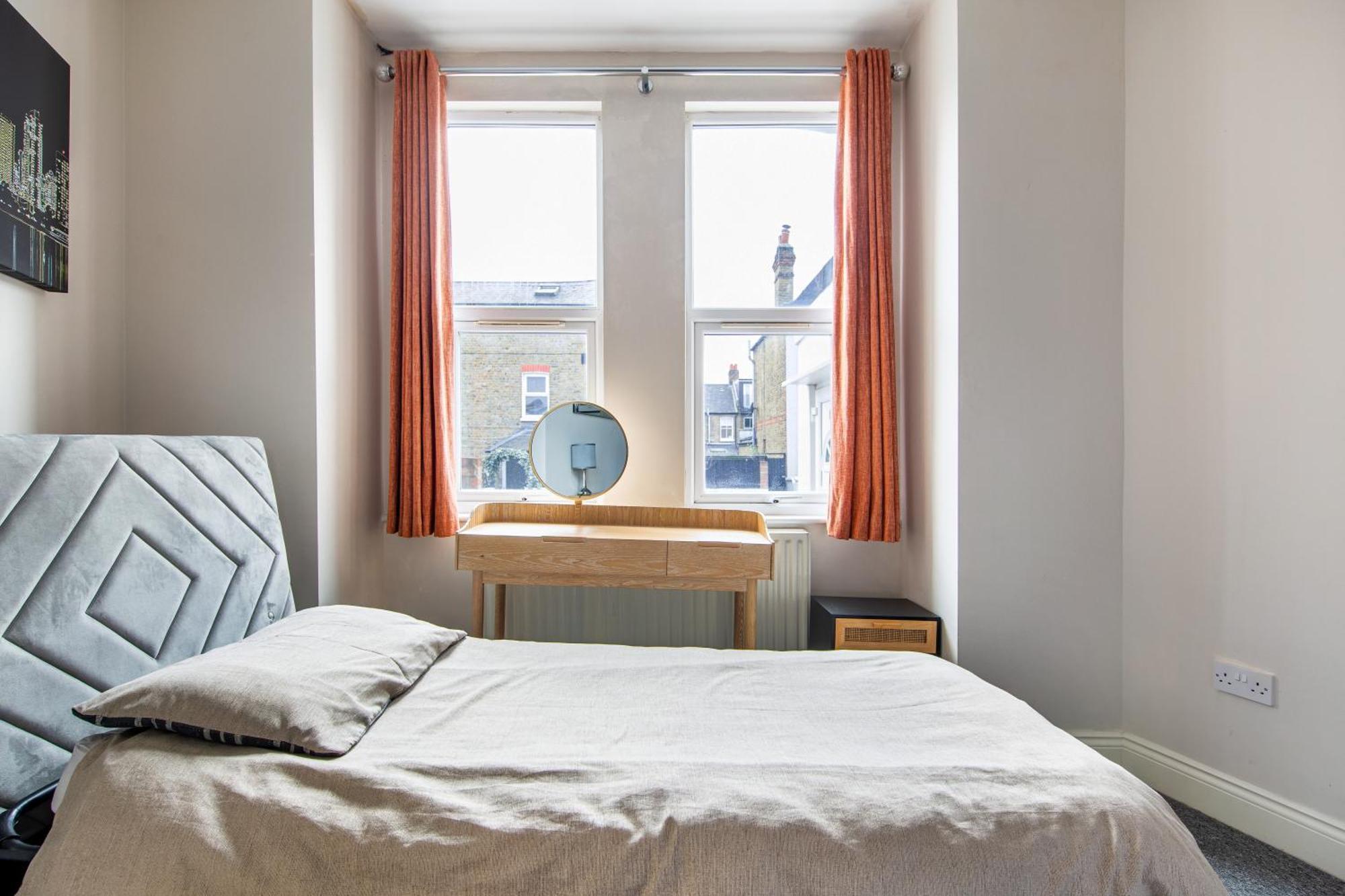 Cosy 1 Bed Apartment With Free Parking Close To Underground Station Zone 2 For Quick Access To Central London Up To 5 Guests Buitenkant foto