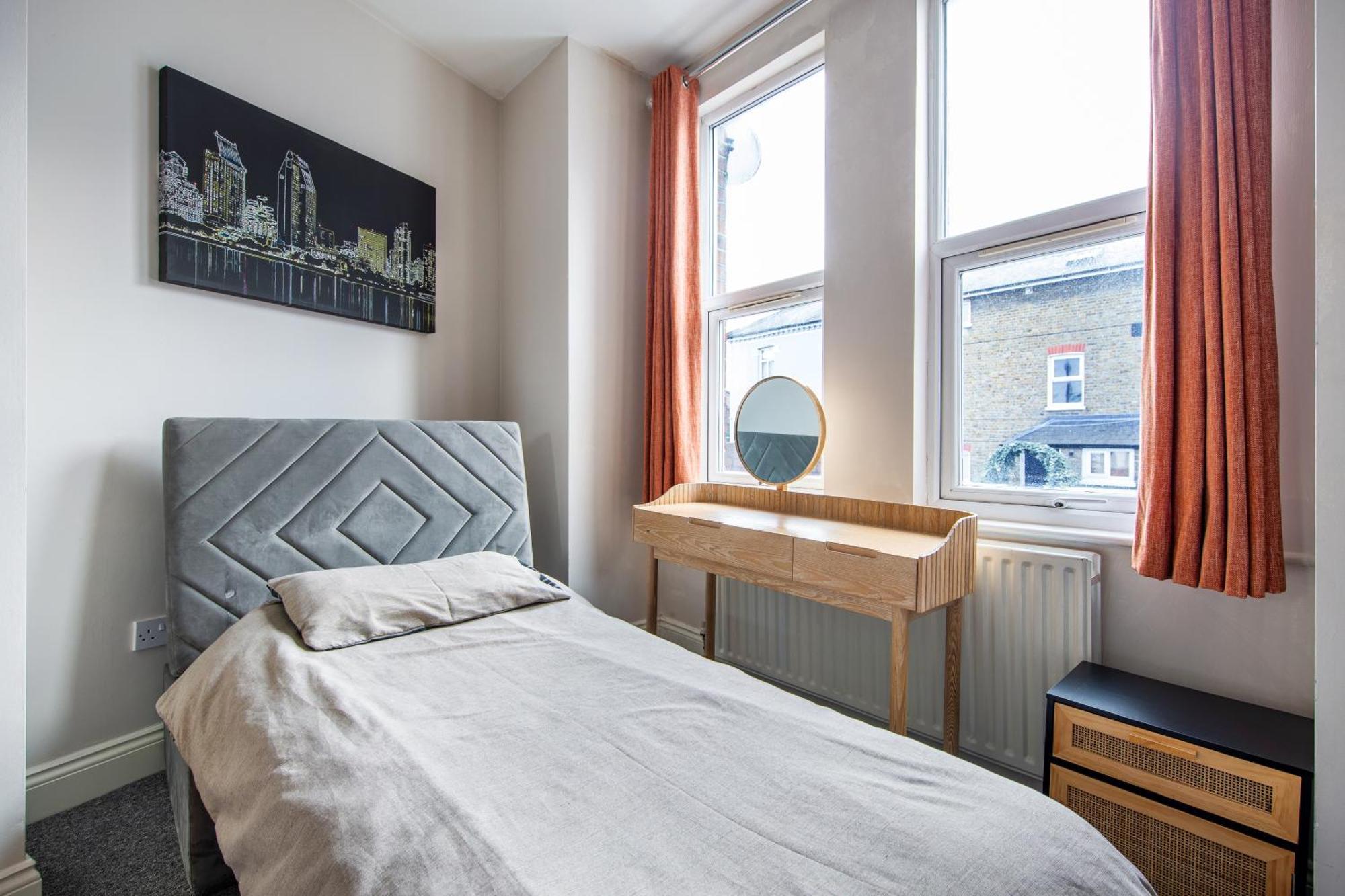 Cosy 1 Bed Apartment With Free Parking Close To Underground Station Zone 2 For Quick Access To Central London Up To 5 Guests Buitenkant foto